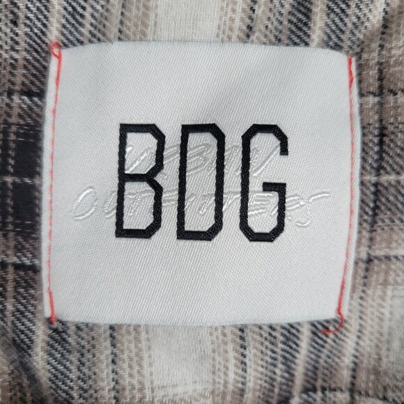 Urban Outfitters BDG Women’s Plaid Puffer Jacket (Size: Medium) - Picture 3 of 15